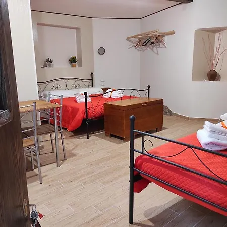 Tik Tak Via Orologio O Via Moscatello Bed & Breakfast