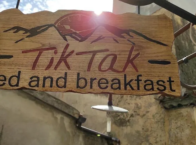 Tik Tak Via Orologio O Via Moscatello 4*